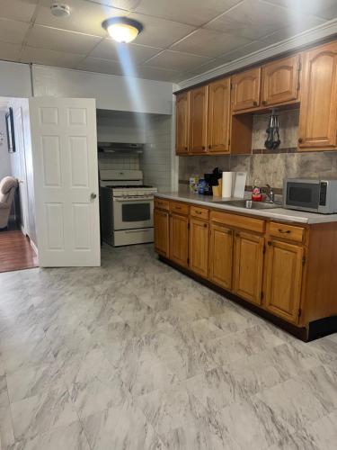 مطبخ, Lovely three Bedroom Apartment near Jersey city and Newyork in Linden مطبخ, Lovely three Bedroom Apartment near Jersey city and Newyork in Linden