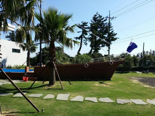 This photo about Island Santa shared on HyHotel.com