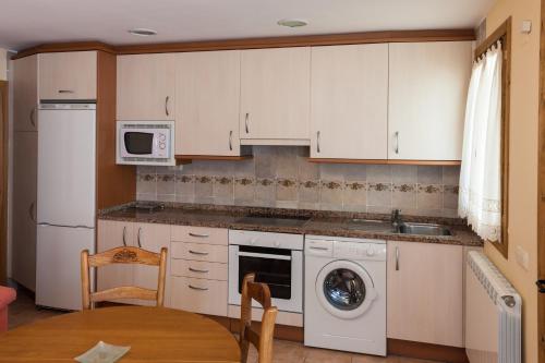 Kitchen, Apartment Casa Blas in Gistain Kitchen, Apartment Casa Blas in Gistain