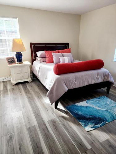 Quiet Vacation Oasis 5 minutes from the beach! 10 minutes from West Palm Airport in Lantana (FL) Quiet Vacation Oasis 5 minutes from the beach! 10 minutes from West Palm Airport in Lantana (FL)