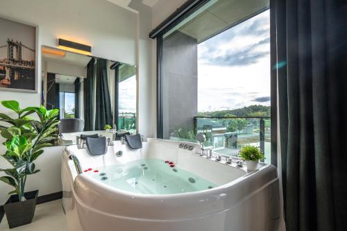 Hot tub, Pim Pool Villa Nan in Nan Hot tub, Pim Pool Villa Nan in Nan