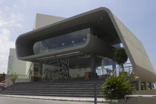 Entrada, WhiteLace Resort in Halat Entrada, WhiteLace Resort in Halat