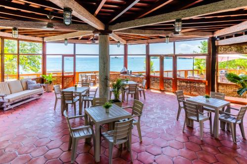 Bar/lounge, Rosario EcoHotel in Rosario Islands Bar/lounge, Rosario EcoHotel in Rosario Islands