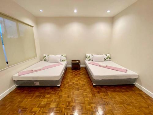 Cheerful & Beautiful 5 Bedroom Home with Pool near Matina Town Square Cheerful & Beautiful 5 Bedroom Home with Pool near Matina Town Square