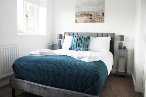 Low Cost, 4 Bed with Parking & Large Garden 14 in Kidlington Low Cost, 4 Bed with Parking & Large Garden 14 in Kidlington