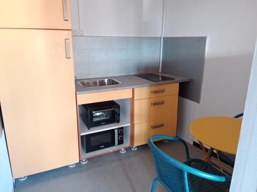 مطبخ, Pounette, appartement duplex, centre / thermes in Luxeuil-les-Bains مطبخ, Pounette, appartement duplex, centre / thermes in Luxeuil-les-Bains