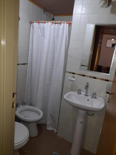 Bathroom, Departamento en Las Lenas, Edificio Atenas, con excelente vista y cercania a la base in Las Leñas Bathroom, Departamento en Las Lenas, Edificio Atenas, con excelente vista y cercania a la base in Las Leñas