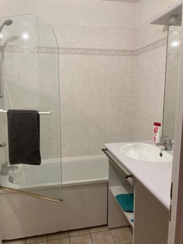 Studio Le Bourget in Ле Бурже Studio Le Bourget in Ле Бурже