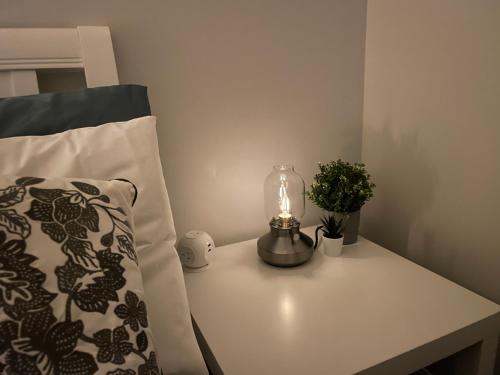 Camelot - Homestay - Double Room, private bathroom and private kitchenette on ground floor of our ho in Hinterland Camelot - Homestay - Double Room, private bathroom and private kitchenette on ground floor of our ho in Hinterland