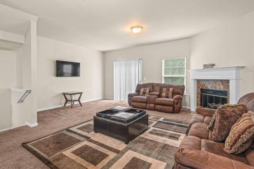 Charming MultiLevel 4 bedroom Townhouse in Fulton Country Airport Charming MultiLevel 4 bedroom Townhouse in Fulton Country Airport