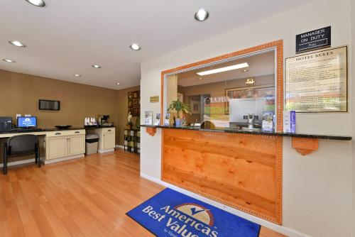 Előcsarnok, Americas Best Value Inn Nashville Downtown in Városközponthoz közel Előcsarnok, Americas Best Value Inn Nashville Downtown in Városközponthoz közel