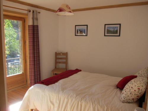 Chalet Confort 4 Ch, 3 SDB, Proche 3 Vallées, Wifi Gratuit - FR-1-452-58 (Chalet Confort 4 Ch, 3 SDB, Proche 3 Vallees, Wifi Gratuit - FR-1-452-58) in St-Mrtn-de-Bellevl. Chalet Confort 4 Ch, 3 SDB, Proche 3 Vallées, Wifi Gratuit - FR-1-452-58 (Chalet Confort 4 Ch, 3 SDB, Proche 3 Vallees, Wifi Gratuit - FR-1-452-58) in St-Mrtn-de-Bellevl.