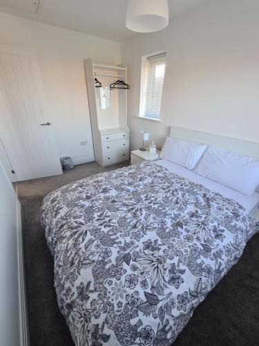 Beautiful Private Room with Private Bathroom in Lancing Beautiful Private Room with Private Bathroom in Lancing
