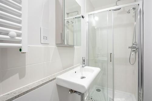 Bathroom, Comfortable Studios, PRIMROSE HILL - SK in Camden Bathroom, Comfortable Studios, PRIMROSE HILL - SK in Camden