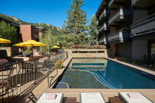 Swimming pool, Aspen Square Condominium Hotel in Aspen (CO) Swimming pool, Aspen Square Condominium Hotel in Aspen (CO)