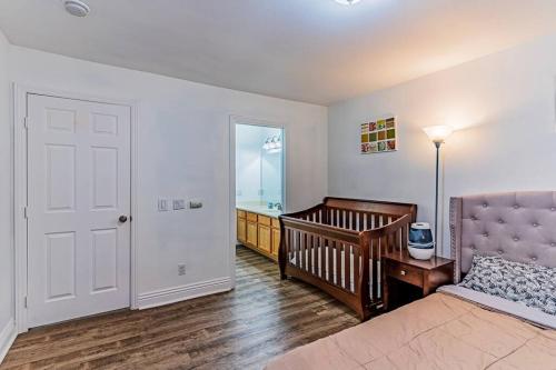 Entire Monthly 2BR Family Condo w Laundry/Gym/Pool in Miramar / Kearny Mesa Entire Monthly 2BR Family Condo w Laundry/Gym/Pool in Miramar / Kearny Mesa