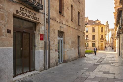 A környék, Estudios Bordadores by Valdesierra in Salamanca A környék, Estudios Bordadores by Valdesierra in Salamanca