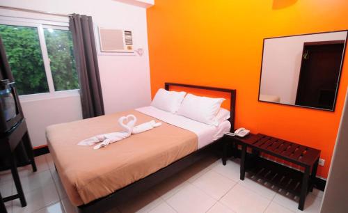Bed, Negrense Suites in Bacolod (Negros Occidental) Bed, Negrense Suites in Bacolod (Negros Occidental)