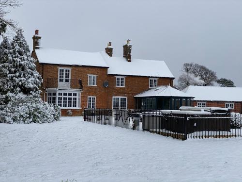 Warren Farm Farmhouse nr Oxford in Culham Warren Farm Farmhouse nr Oxford in Culham