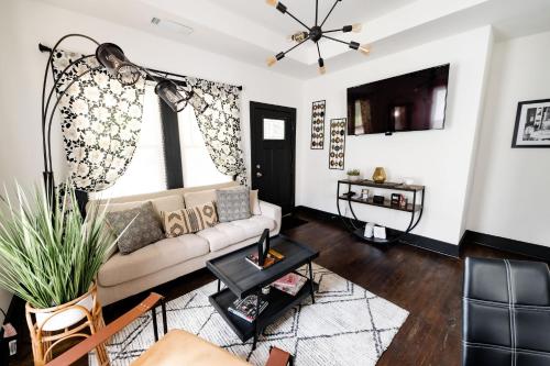 Cozy & Stylish Home in Downtown Atlanta in Vine City Cozy & Stylish Home in Downtown Atlanta in Vine City