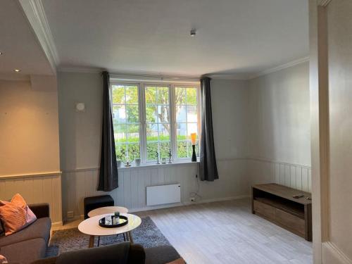 Cozy apartment, in charming surroundings in ใจกลางเมืองเทินสแบร์ก Cozy apartment, in charming surroundings in ใจกลางเมืองเทินสแบร์ก