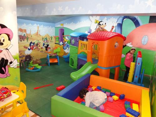 Детска площадка, Qasr Al Sahab Hotel in Камис Мушаит Детска площадка, Qasr Al Sahab Hotel in Камис Мушаит