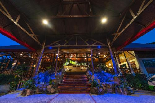 婆罗洲西必洛雨林度假村 (borneo sepilok rainforest resort) in 山打根 婆罗洲西必洛雨林度假村 (borneo sepilok rainforest resort) in 山打根