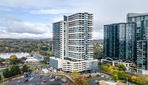 Exterior view, 2 Bed 2 Bath Luxury Apartment in Belconnen Canberra - Free heated pool, parking in Belconnen Exterior view, 2 Bed 2 Bath Luxury Apartment in Belconnen Canberra - Free heated pool, parking in Belconnen