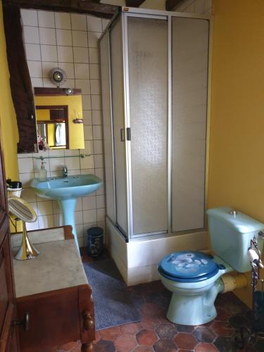 Bathroom, LA GAUDINIERE in Lyons-la-Foret Bathroom, LA GAUDINIERE in Lyons-la-Foret