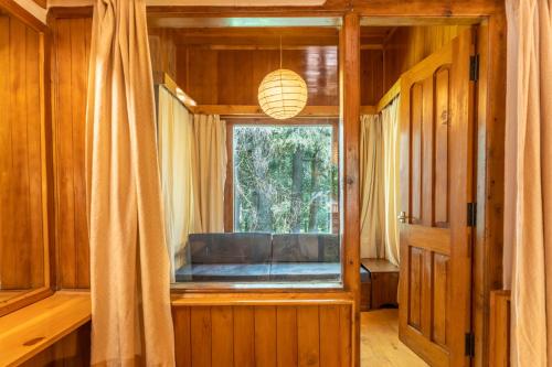 Masszázs, Negis Mayflower (A HERITAGE SINCE 1965) in Manali Masszázs, Negis Mayflower (A HERITAGE SINCE 1965) in Manali