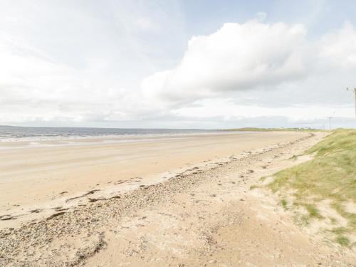 Pemandangan luar, Shraigh Beach in Ballycastle Pemandangan luar, Shraigh Beach in Ballycastle