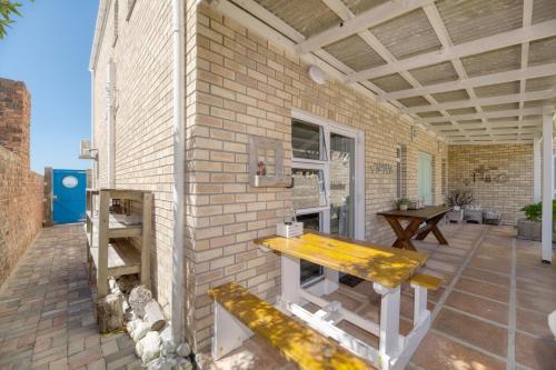 Colours of the Sea Apartment in Struisbaai Colours of the Sea Apartment in Struisbaai