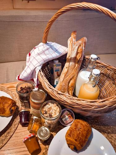 Comida y bebida, Les Lodges de la ViaRhôna / cabane-spa (Les Lodges de la ViaRhona / cabane-spa) in Belley Comida y bebida, Les Lodges de la ViaRhôna / cabane-spa (Les Lodges de la ViaRhona / cabane-spa) in Belley
