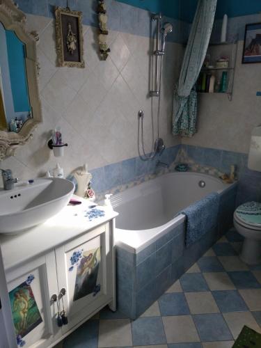 Coosy Single Room in Albese Con Cassano Coosy Single Room in Albese Con Cassano