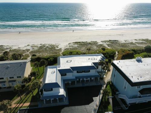 Exterior view, Dolphin Watcher 2 Bed Townhouse in Ponce Inlet (FL) Exterior view, Dolphin Watcher 2 Bed Townhouse in Ponce Inlet (FL)