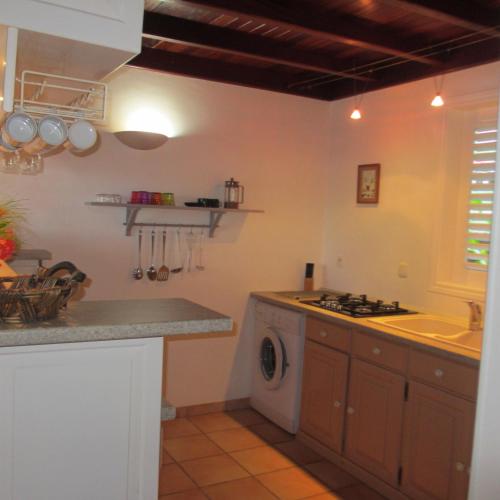 Kitchen, Anse Figuier Gites de France in Terre-de-Haut Kitchen, Anse Figuier Gites de France in Terre-de-Haut