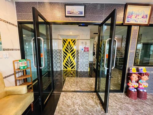 Lobby, โรงแรมเรือนคุณเล็ก กานต์สินี in Phanat Nikhom Lobby, โรงแรมเรือนคุณเล็ก กานต์สินี in Phanat Nikhom