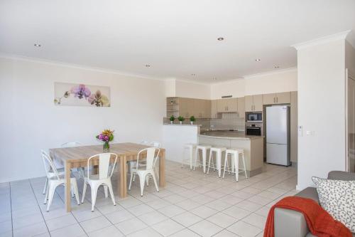 Dolphin Views Unit 5 of 14 Dolphin St in Ulladulla Dolphin Views Unit 5 of 14 Dolphin St in Ulladulla
