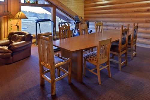 Facilities, The Boulder Creek Lodge in Nederland (CO) Facilities, The Boulder Creek Lodge in Nederland (CO)