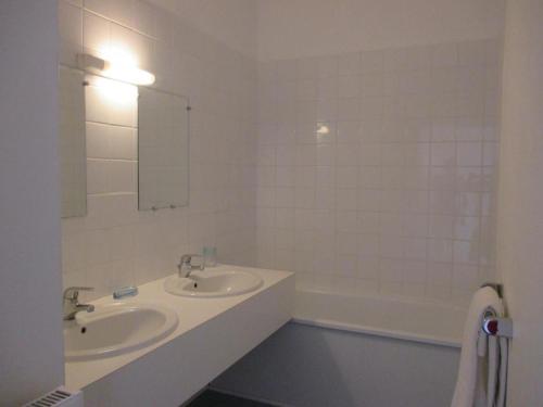 Appartement Trevol, 4 pieces, 6 personnes - FR-1-489-73 in Trevol Appartement Trevol, 4 pieces, 6 personnes - FR-1-489-73 in Trevol
