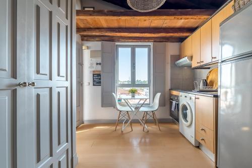 Kitchen, Apartamentos Fucar in Madrid Kitchen, Apartamentos Fucar in Madrid