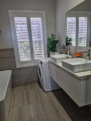 Bathroom, Oxford Rise Apartment in Wantirna Bathroom, Oxford Rise Apartment in Wantirna