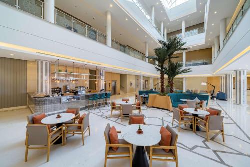 Pub/Lounge, Radisson Riyadh Airport near Khalid király nemzetközi repülőtér Pub/Lounge, Radisson Riyadh Airport near Khalid király nemzetközi repülőtér