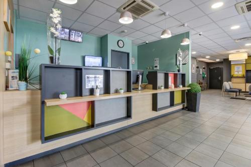 Lobby, B&B Hotel Marseille Prado Velodrome in Sainte-Marguerite Lobby, B&B Hotel Marseille Prado Velodrome in Sainte-Marguerite