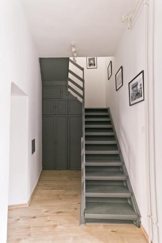 Dob Duplex Apartment