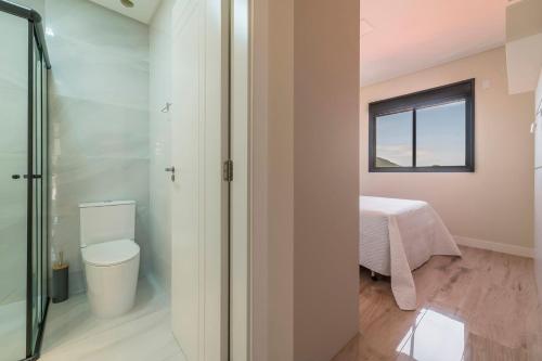 화장실, Apartamento 2 suítes em Bombas (Apartamento 2 suites em Bombas) in 봄빈하스 화장실, Apartamento 2 suítes em Bombas (Apartamento 2 suites em Bombas) in 봄빈하스