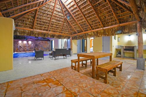 المرافق, DT La Paz Condos with Pool & Palapa Lounge, 2 mi to Malecón (DT La Paz Condos with Pool & Palapa Lounge, 2 mi to Malecon) in La Paz City Center المرافق, DT La Paz Condos with Pool & Palapa Lounge, 2 mi to Malecón (DT La Paz Condos with Pool & Palapa Lounge, 2 mi to Malecon) in La Paz City Center