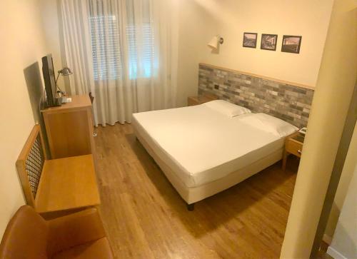 Guestroom, Hotel Miramonti in Schio Guestroom, Hotel Miramonti in Schio