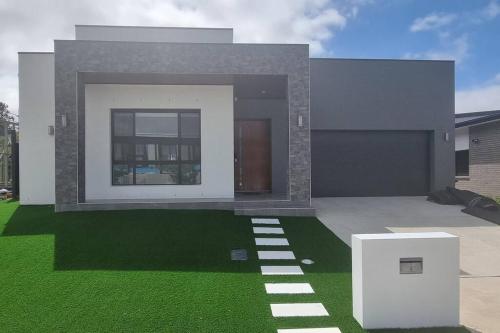 Beautiful New home in Throsby with 5 Bedrooms in نورثن كانبير ا Beautiful New home in Throsby with 5 Bedrooms in نورثن كانبير ا
