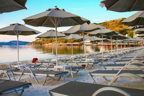 Beach, Azka Hotel in Eskicesme Beach, Azka Hotel in Eskicesme